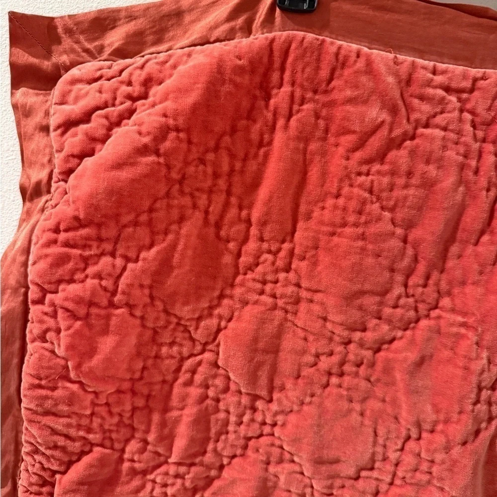 Pottery Barn Cotton Silk Blend Quilted‎ Square Pillow Sham in Red